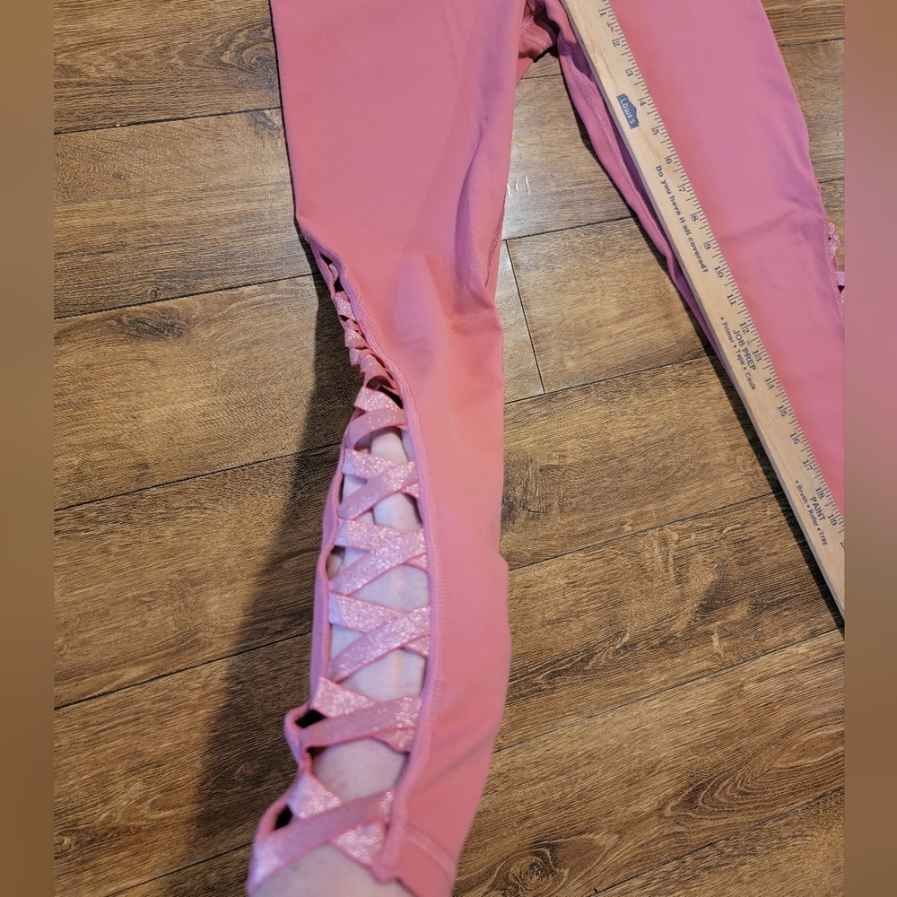NWOT Victoria's Secret Sport Knockout Leggings in Empire Rose Size Medium - Picture 4 of 4